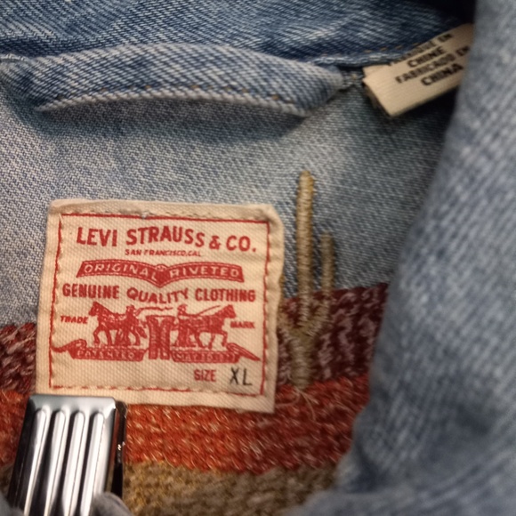 Levi's- Embroidered Desert Utopia Trucker Vest- Women's- SZ XL - Picture 3 of 7